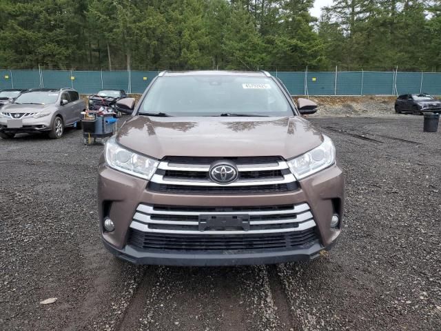 2019 Toyota Highlander SE