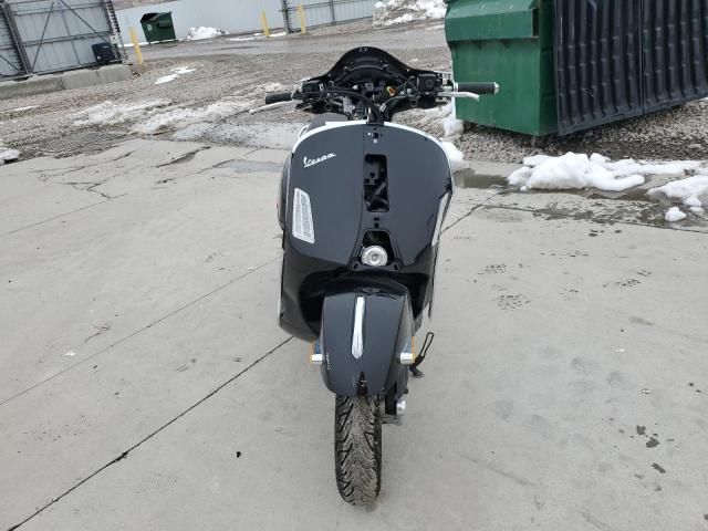 2023 Vespa GTS/SEI Giorni 300