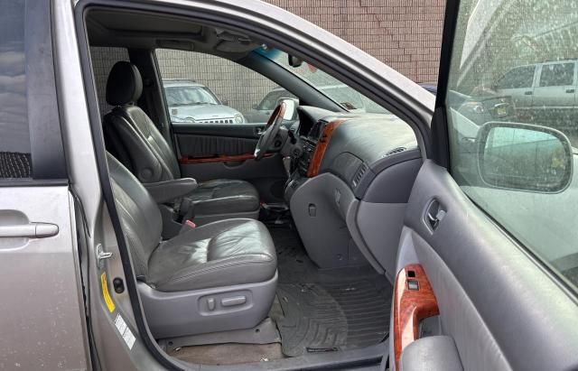 2010 Toyota Sienna XLE