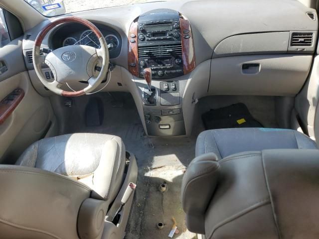 2004 Toyota Sienna XLE