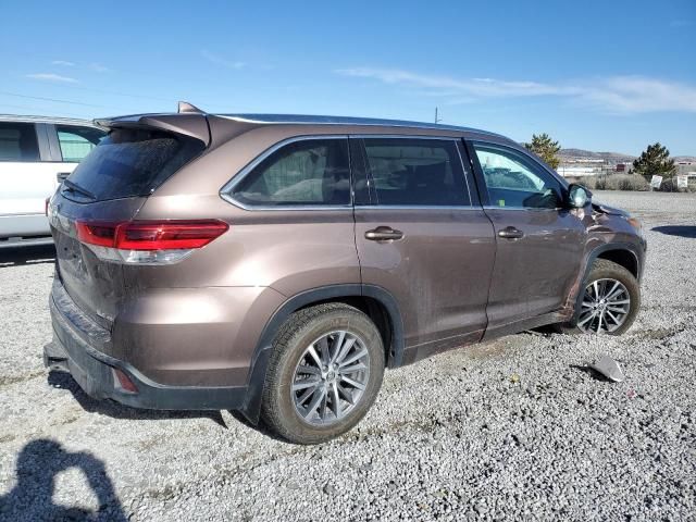 2017 Toyota Highlander SE