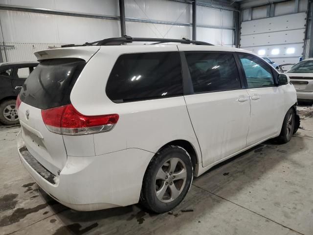 2014 Toyota Sienna LE