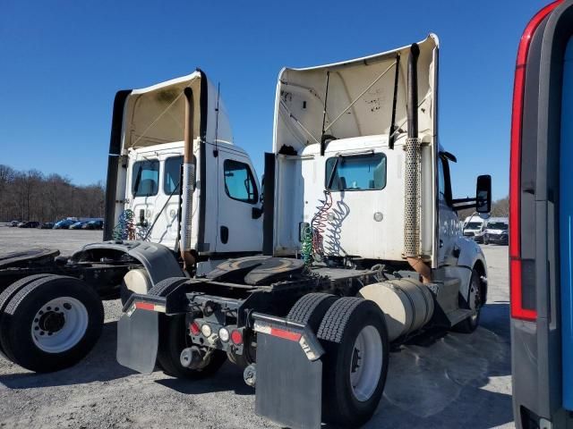 2013 Kenworth Construction T680