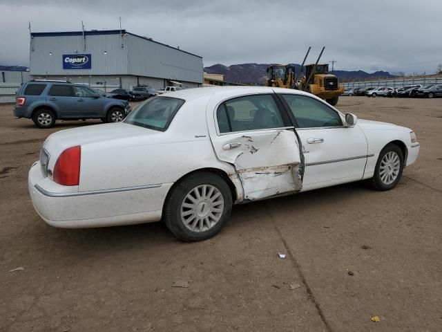 2004 Lincoln Town Car Executive