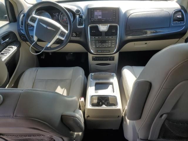 2012 Chrysler Town & Country Touring L