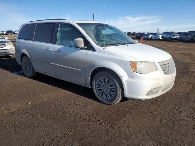 2014 Chrysler Town & Country Touring L