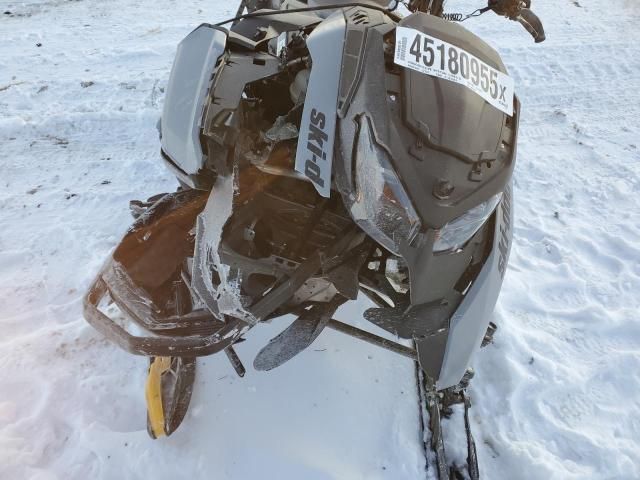 2025 Skidoo 2025 Skidoo Renegade