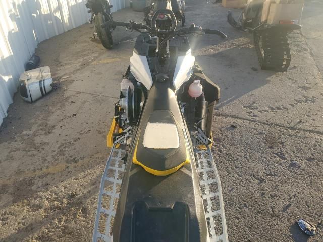 2023 Skidoo 2023 Skidoo Snowmobile