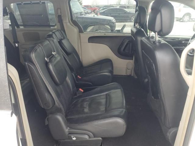 2013 Chrysler Town & Country Touring L