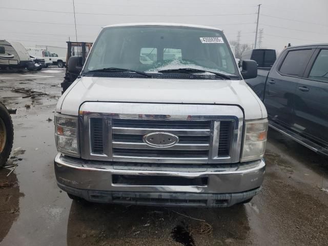 2013 Ford Econoline E350 Super Duty Van