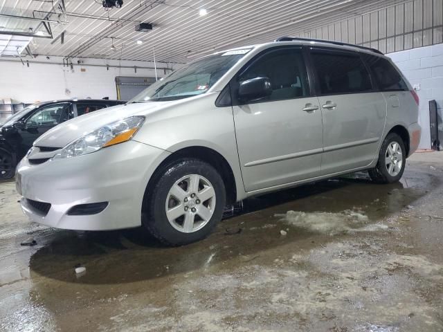 2010 Toyota Sienna CE