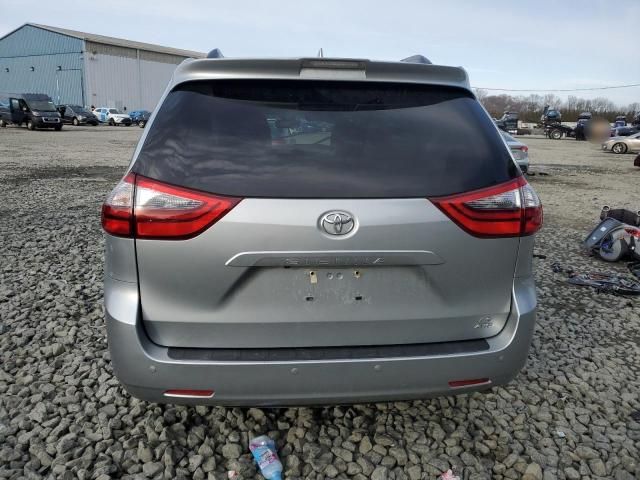 2020 Toyota Sienna LE
