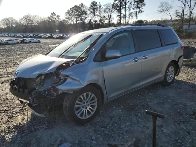 2015 Toyota Sienna XLE