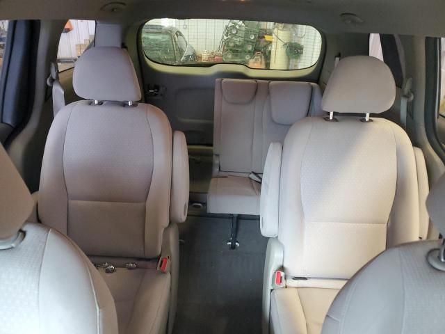 2016 KIA Sedona L