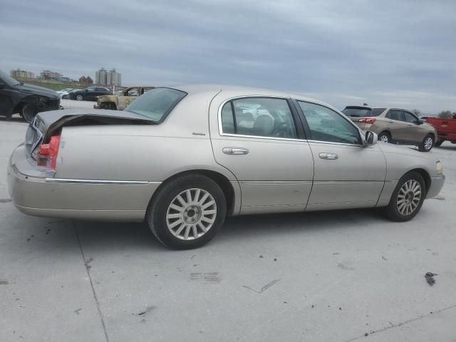 2003 Lincoln Town Car Signature