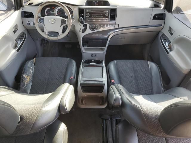 2011 Toyota Sienna Sport