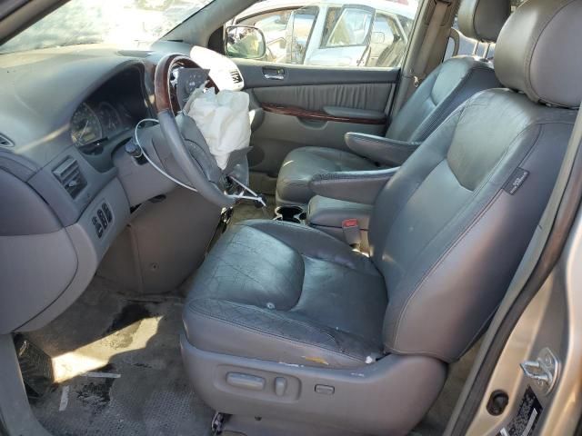 2005 Toyota Sienna XLE