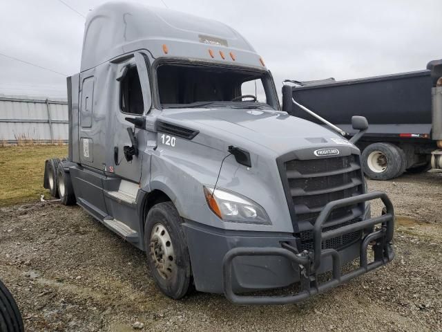 2022 Freightliner Cascadia 126