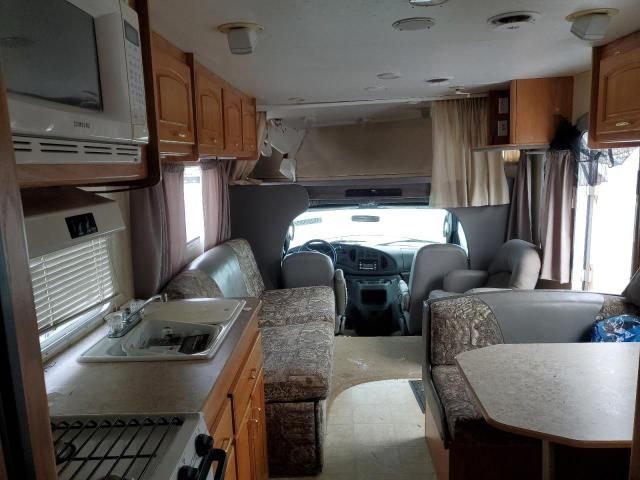 2004 Ford Econoline E450 Super Duty Cutaway Van