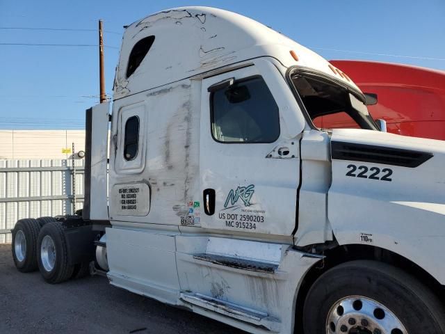 2019 Freightliner Cascadia 126