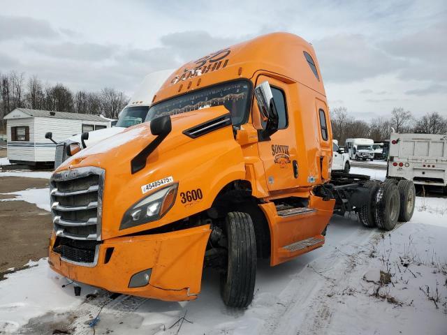 2020 Freigliner Cascadia 126