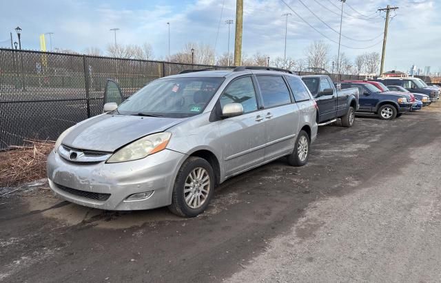 2010 Toyota Sienna XLE