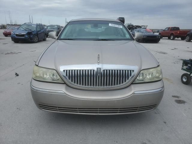 2003 Lincoln Town Car Signature