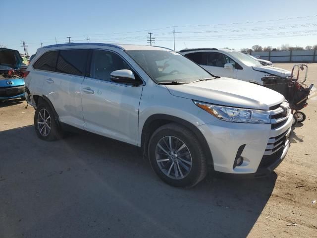 2019 Toyota Highlander SE