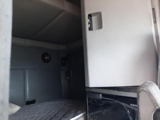 2017 Kenworth Construction T680
