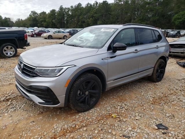 2024 Volkswagen Tiguan SE R-LINE Black