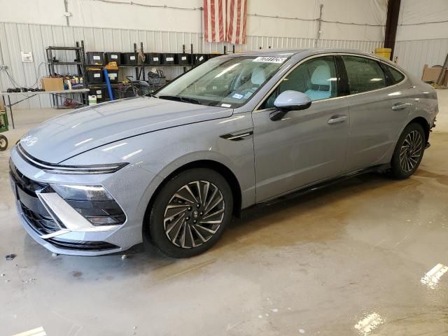 2025 Hyundai Sonata Hybrid