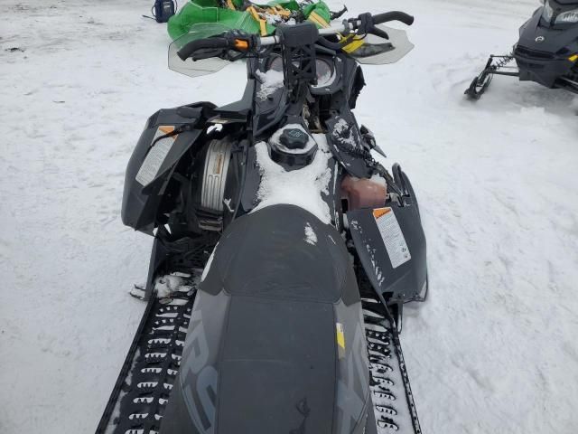 2016 Skidoo 2016 Skidoo Snowbmobil