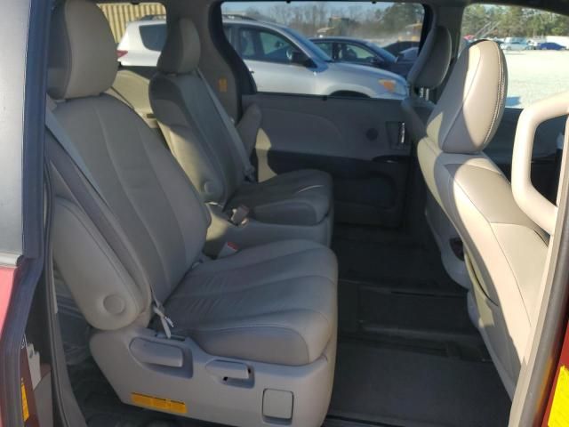 2013 Toyota Sienna XLE