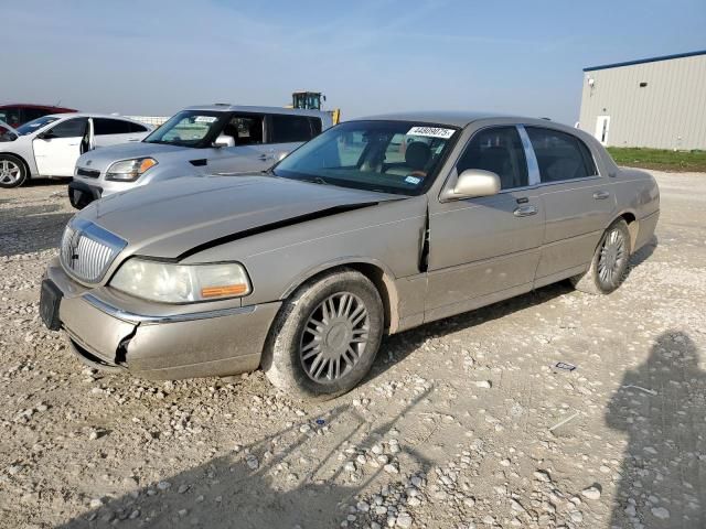 2010 Lincoln Town Car Signature Limited