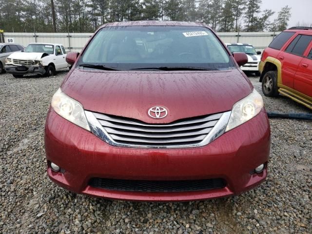 2015 Toyota Sienna XLE