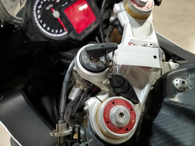 2016 Aprilia RSV4 RF