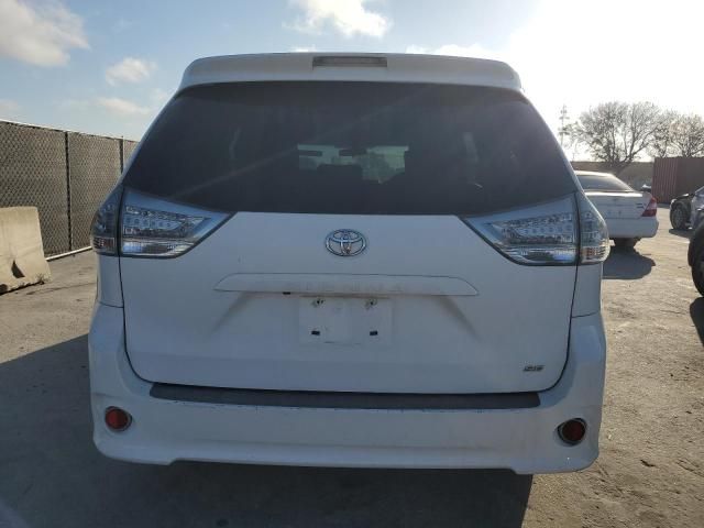 2011 Toyota Sienna Sport