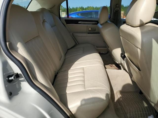 2006 Lincoln Town Car Signature