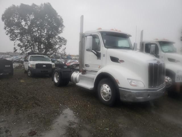 2021 Peterbilt 579