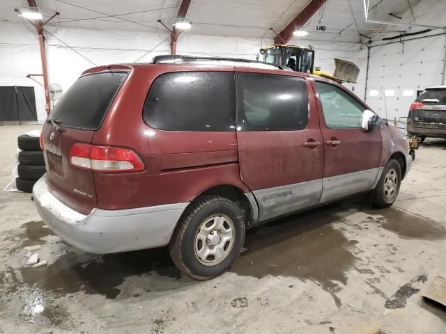 2003 Toyota Sienna LE