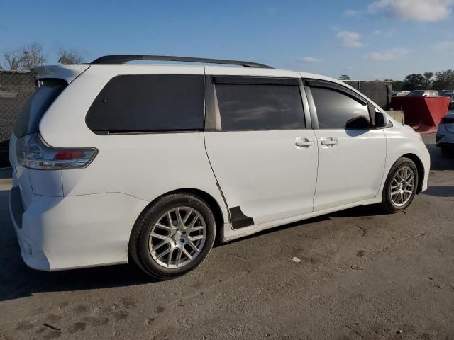 2011 Toyota Sienna Sport