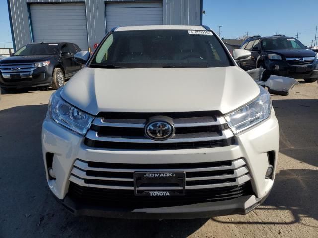 2019 Toyota Highlander SE