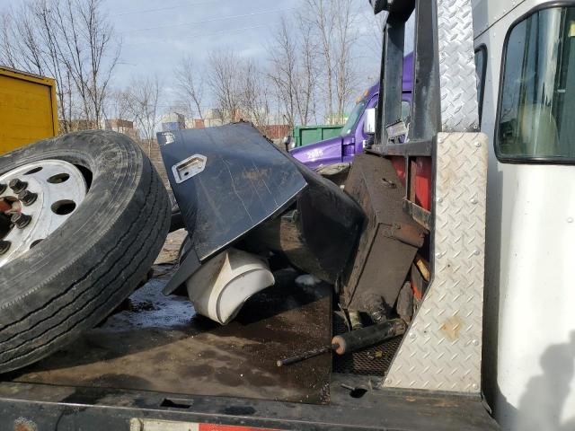 2004 Kenworth T300 Rollback Truck