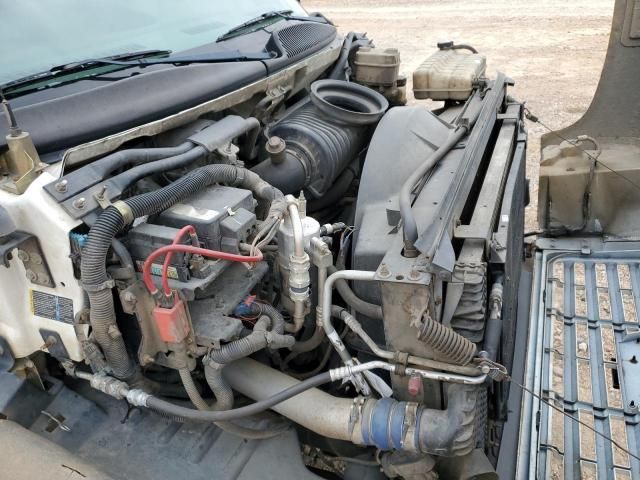2004 Chevrolet C7500 C7C042