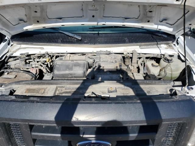 2022 Ford Econoline E350 Super Duty Cutaway Van
