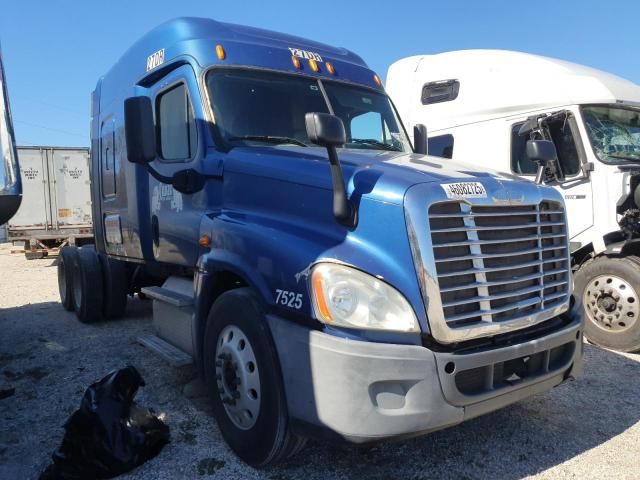 2014 Freightliner Cascadia Semi Truck