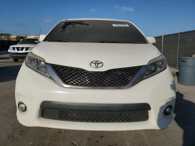 2011 Toyota Sienna Sport