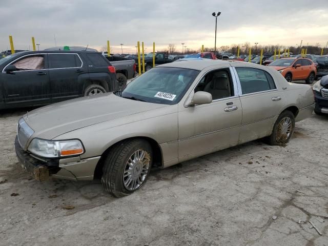 2010 Lincoln Town Car Signature Limited