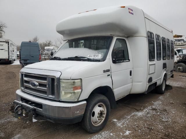 2009 Ford Econoline E450 Super Duty Cutaway Van
