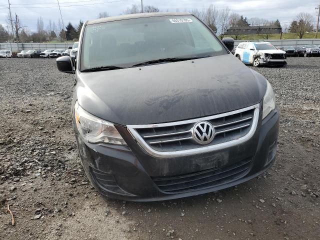 2010 Volkswagen Routan SE